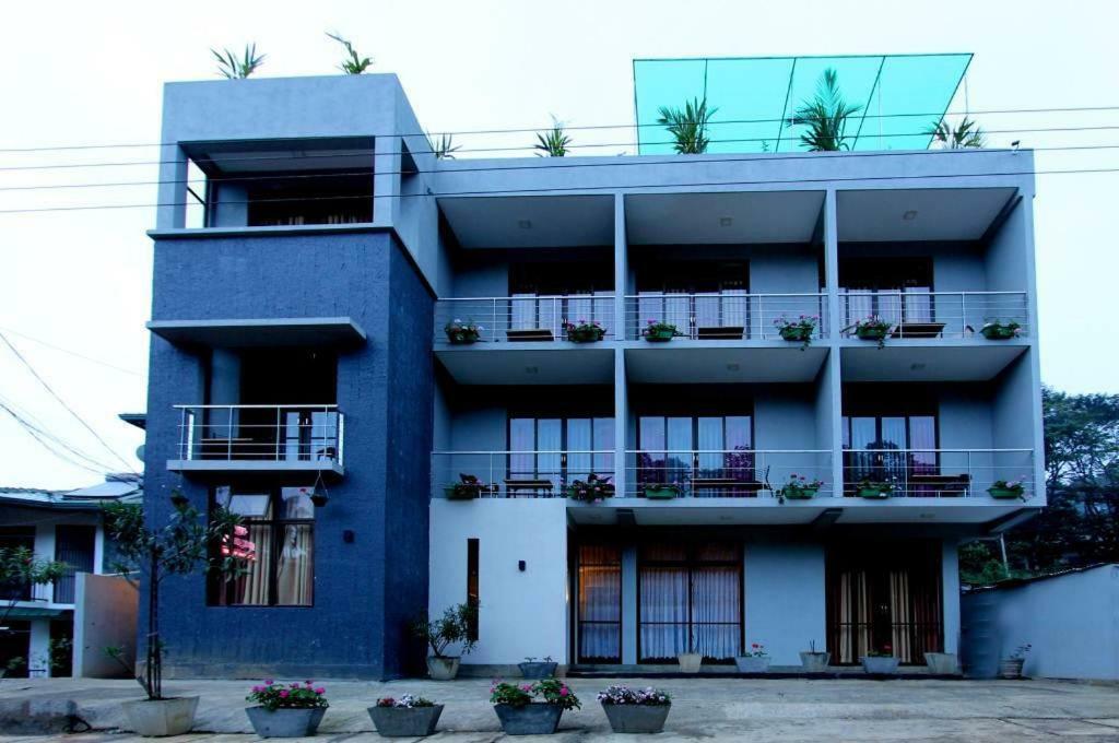 Hikers Lodge เอลลา ภายนอก รูปภาพ